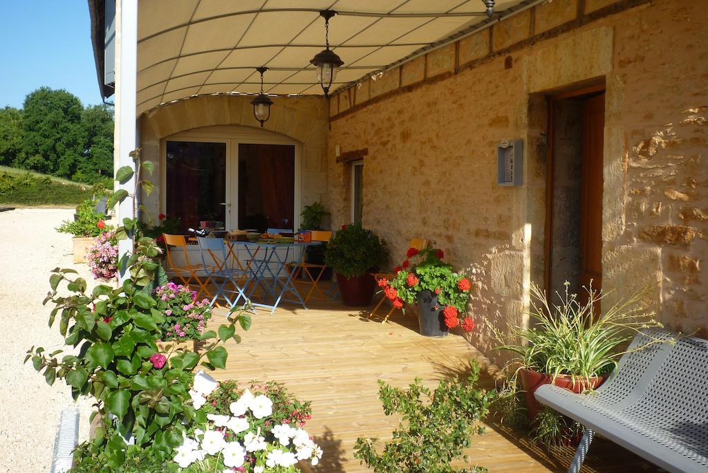 Maison D'Hotes La Maison De Leopold Terrasson Bagian luar foto